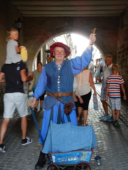 Erfurt: On the road with the Brückenkrämer. Walking tour with anniversary tasting. - Why the Krämerbrücke makes such a good starting point