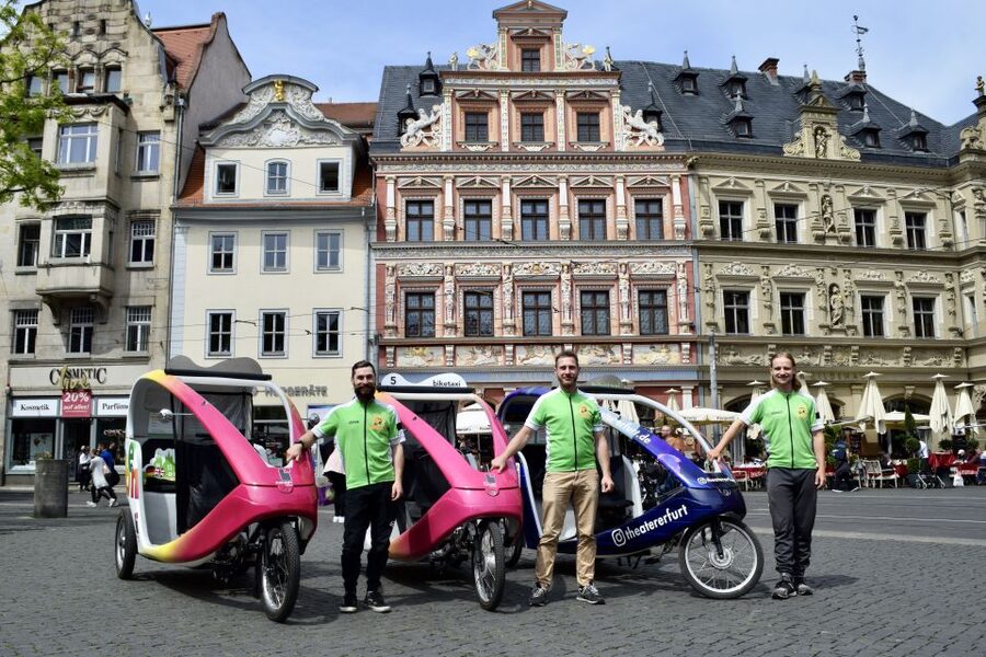 Erfurt: Private Guided Classic Old Town E-Rickshaw Tour - Waagegasse and the Old Synagogue