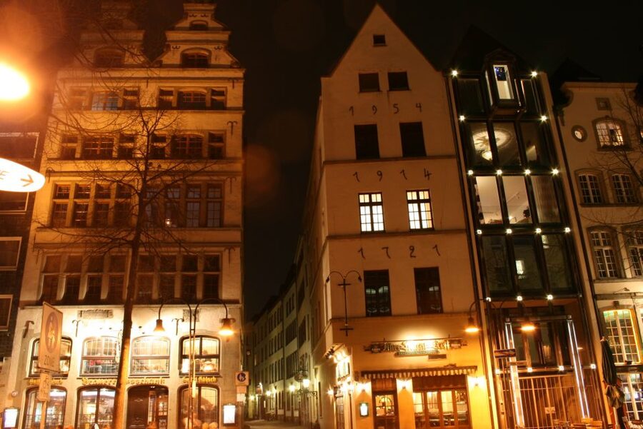 Executioner's Tour of Cologne in German - Following the executioner from Heinzelmännchenbrunnen