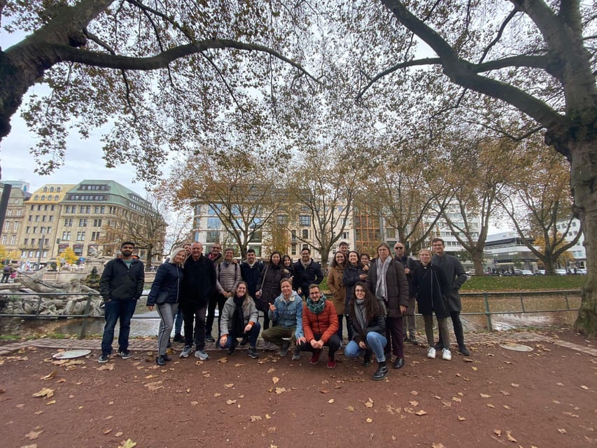 Explore Düsseldorf with Passionate tour guides! - The riverfront and the importance of clear regrouping