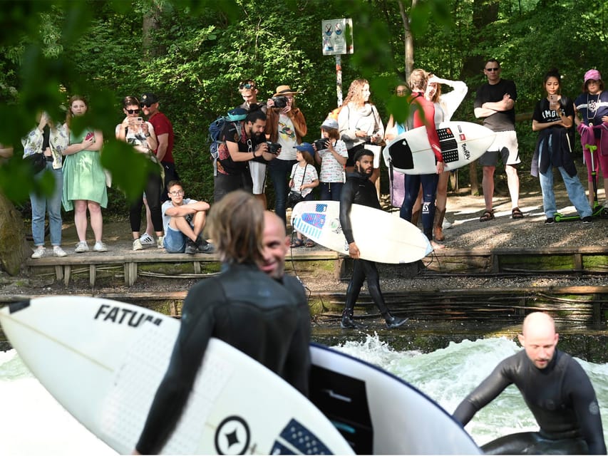 Exploring Munich by Pedicab: Premium Two Hour Tour - Timing, language, and practical planning