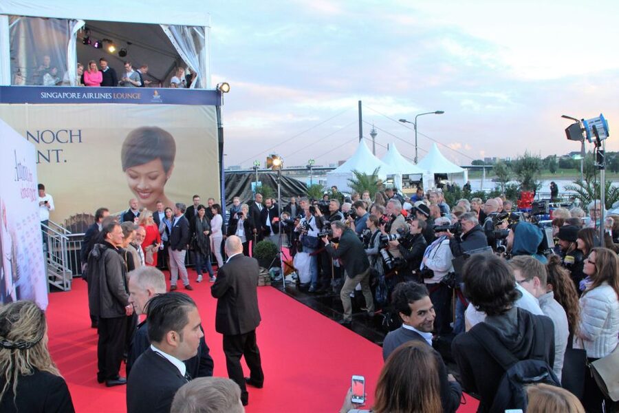 Filmtour Düsseldorf: From Hollywood to Netflix - Old Town Hall and the Film Museum finish