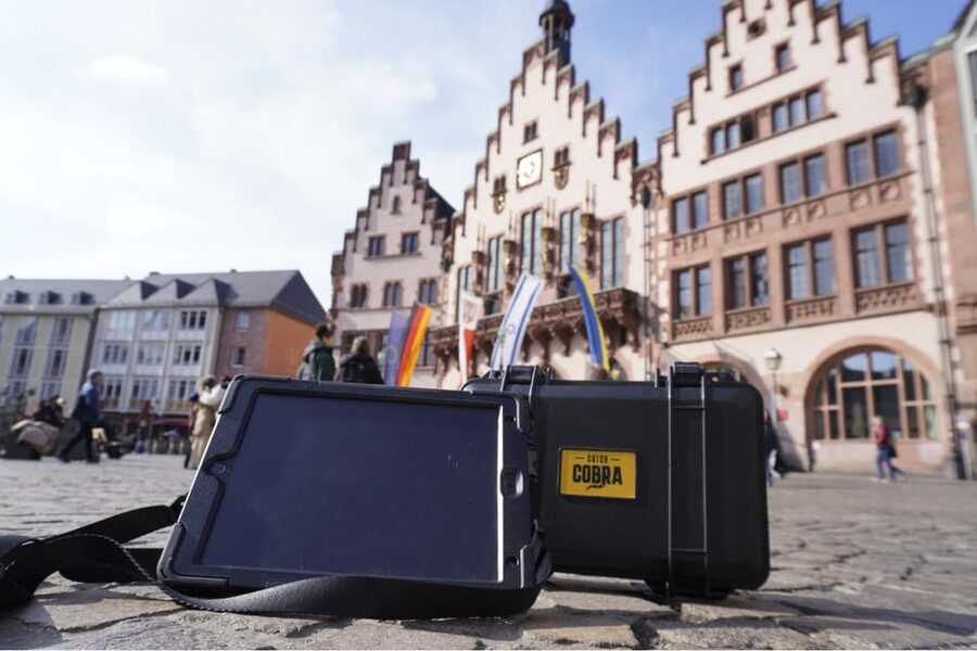 Frankfurt: Criminal hunt at night - Paulsplatz and the Kaiserdom Add the Historic Setting
