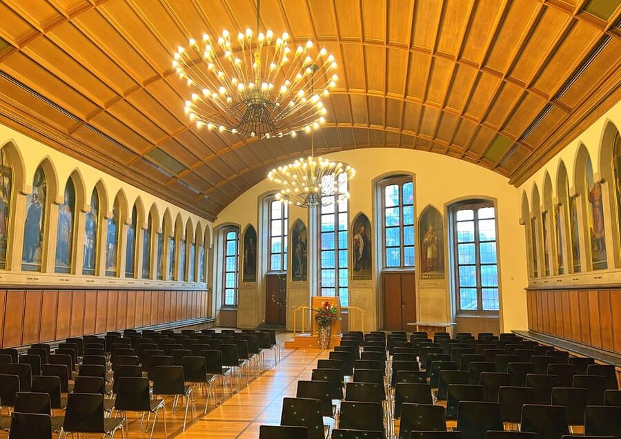 Frankfurt: Discover the heart of Frankfurt – a city tour in Russian - Haus Wertheym and the quieter side of old Frankfurt