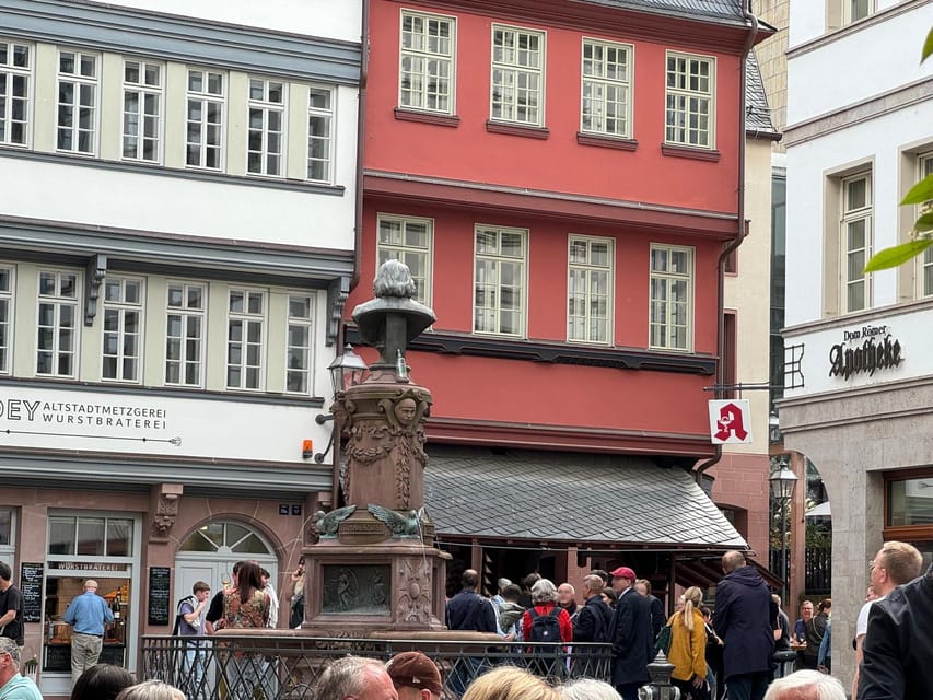 Frankfurt: Discover the heart of Frankfurt – a city tour in Russian - Frankfurt Cathedral and the remains of Franconofurd
