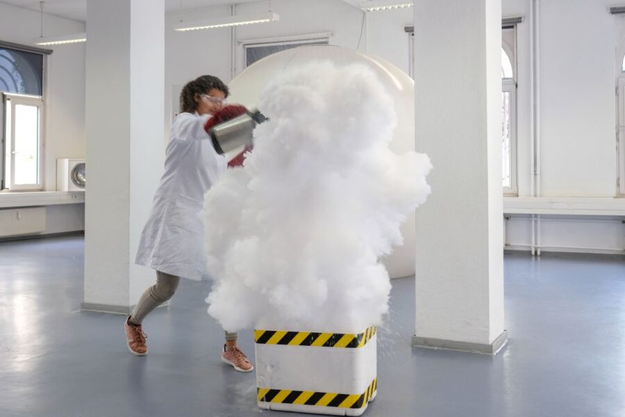 Frankfurt: EXPERIMINTA ScienceCenter Entry Ticket - The stations turn school subjects into physical experiences