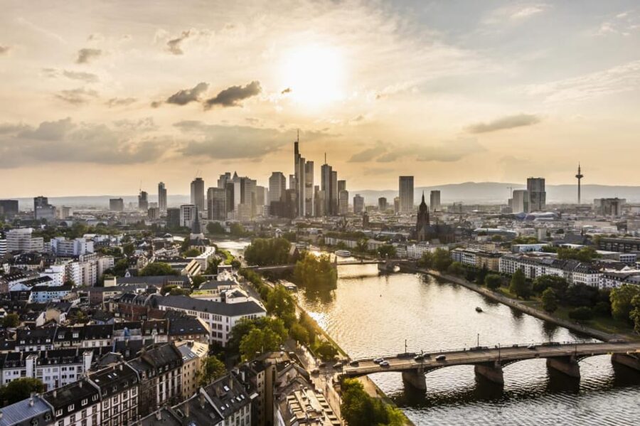 Frankfurt: Full-Day Bicycle or E-Bike Rental - Building your own Frankfurt route