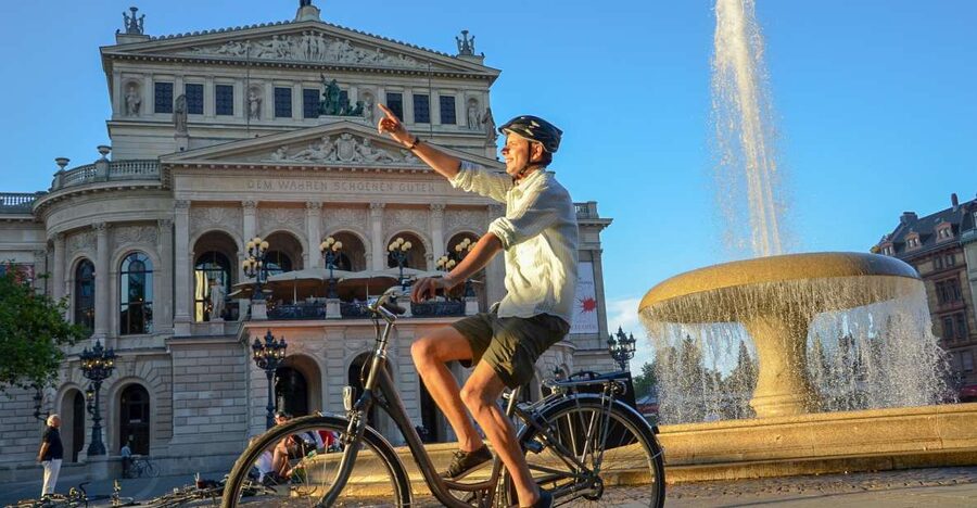 Frankfurt: Guided Bike Tour - Key points at a glance