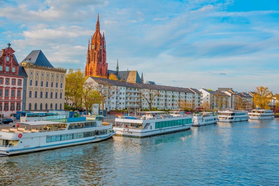 Frankfurt: Guided Bike Tour - Green paths along the Wallanlagen