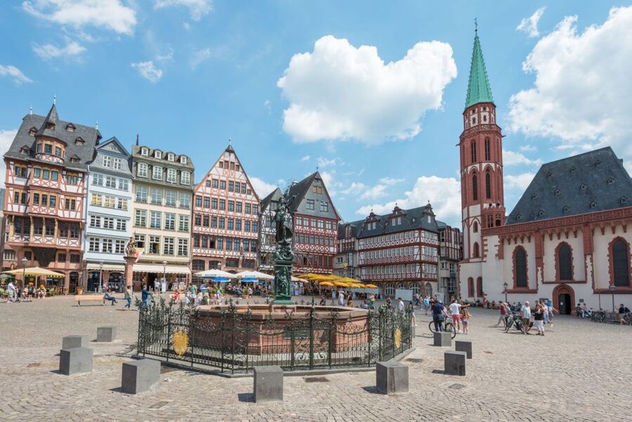 Frankfurt: Highlights and New Old Town English-Language Tour - Starting at Römerberg, Frankfurt’s historic front room
