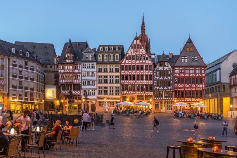 Frankfurt: Highlights and New Old Town English-Language Tour - What $21 buys you in 90 minutes