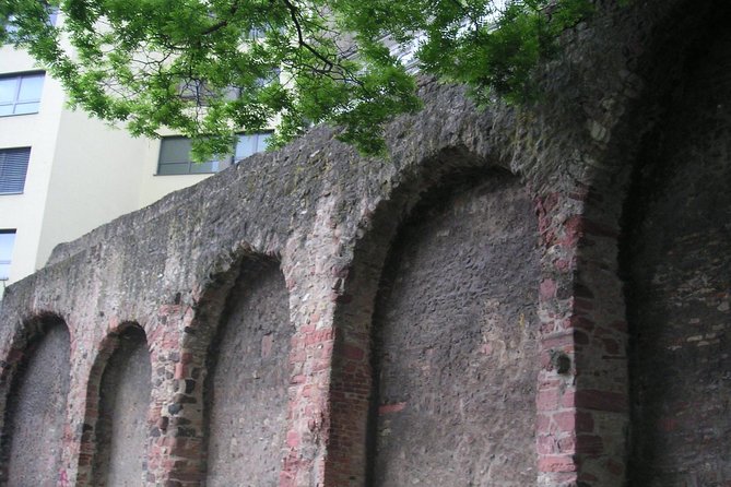 Frankfurt Highlights English Walking Tour - Frankfurt’s Jewish past at the old cemetery