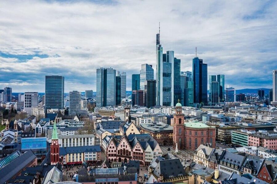 Frankfurt : Highlights & hidden Gems Private Walking Tour - The European Central Bank and Main Tower finish the story