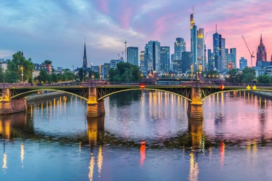 Frankfurt : Highlights & hidden Gems Private Walking Tour - Römerberg brings Frankfurt’s past into view