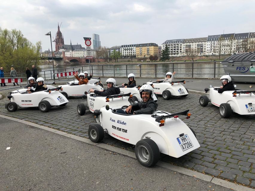 Frankfurt: Hotrod Sightseeing Tour - Along the Mainufer and past Frankfurt’s museums