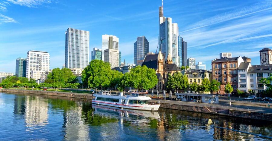 Frankfurt: Main Tower with Tickets and Guided Old Town Tour - Hear the city explained by a private guide