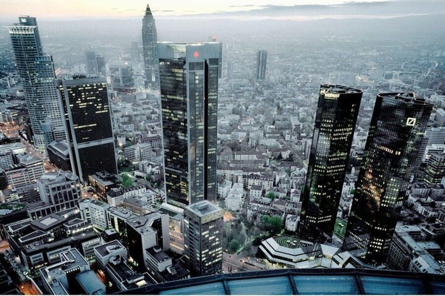Frankfurt: Must-See Attractions Walking Tour with a Guide - Goethe House and the literary side of the city