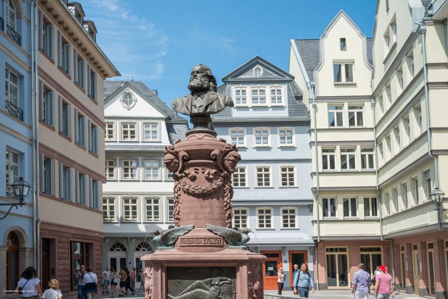 Frankfurt: New Old Town and Highlights German-Language Tour - Römerberg and the Römer: Frankfurt’s historic stage