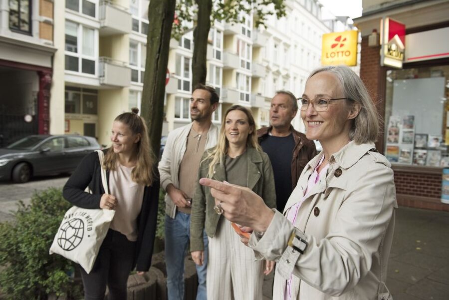 Frankfurt: Old Town Crime Mystery Game - Working with the group instead of following a guide