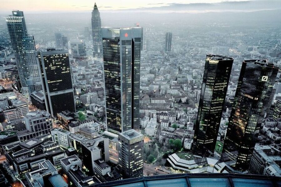 Frankfurt: Private custom tour with a local guide - Why the guide matters more than the route