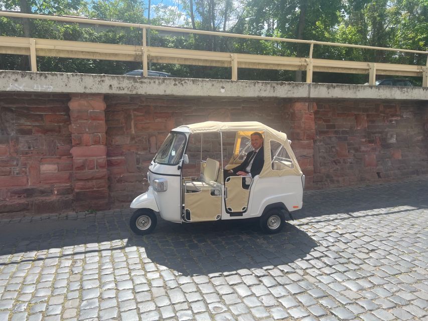Frankfurt: Private Sightseeing Tour in Retro Ape Calessino - Key points to know before booking