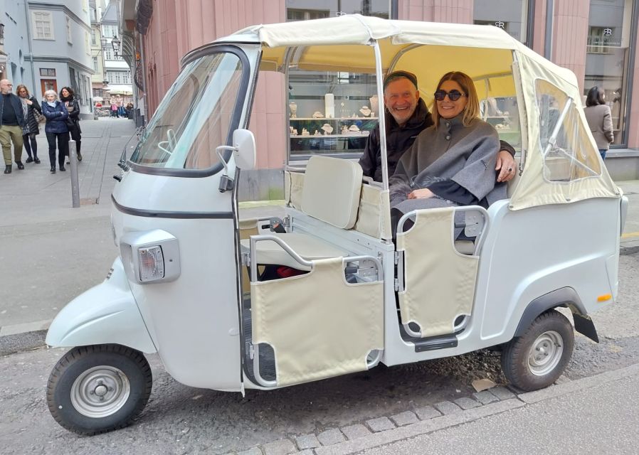 Frankfurt: Private Sightseeing Tour in Retro Ape Calessino - Frankfurt’s Old Town and the coronation route