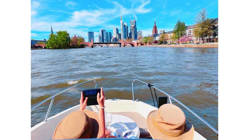 Frankfurt: Private Skyline Sightseeing Boat Tour - Who will get the most from this cruise