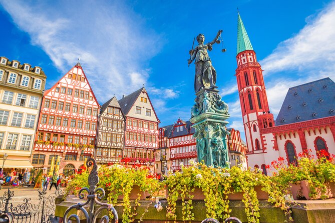 Frankfurt: Private Walking Tour with Relaxing Cruise - Frankfurt Cathedral and the imperial past
