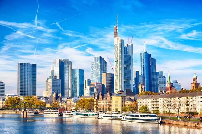 Frankfurt: Private Walking Tour with Relaxing Cruise - Boarding the Main River cruise