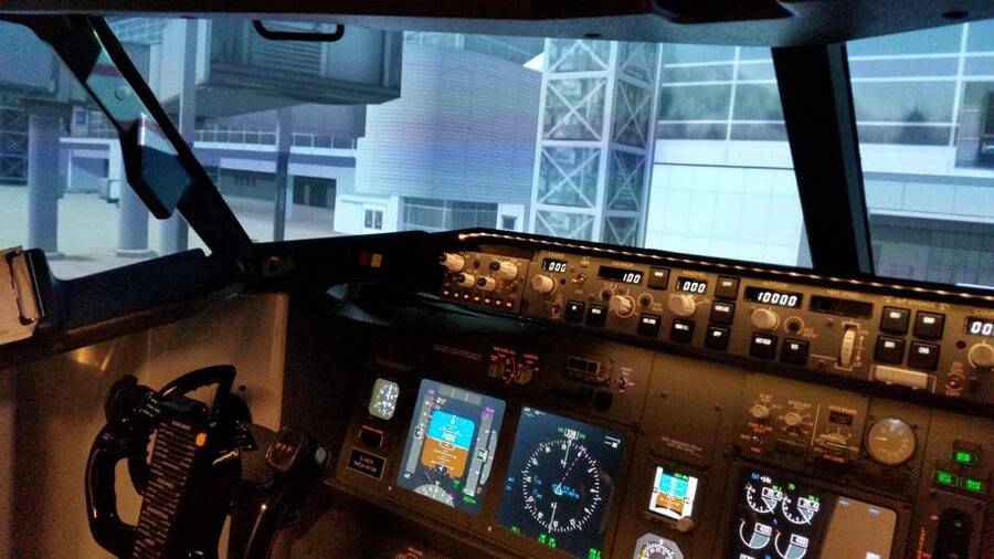 Frankfurt: "Ready for take off" - Flight Simulator B737 - Takeoff, controls, and the virtual flight