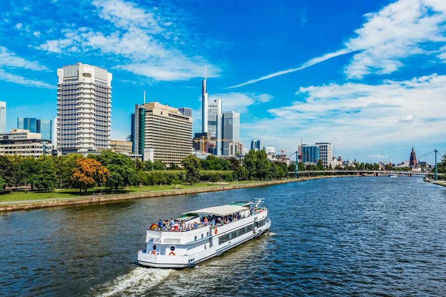 Frankfurt: River Main Sightseeing Cruise with Commentary - Upstream toward Offenbach and Sachsenhausen
