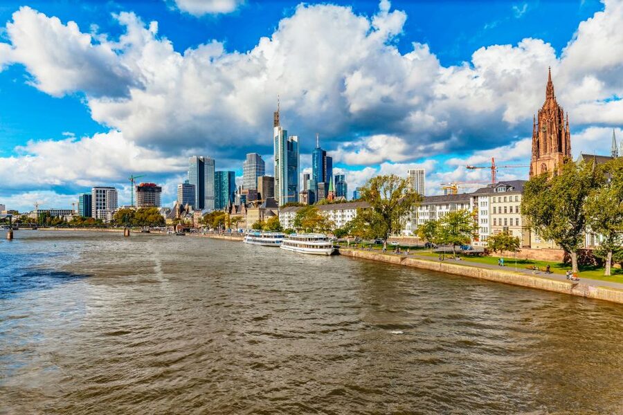 Frankfurt: River Main Sightseeing Cruise with Commentary - Choosing between 50 and 100 minutes