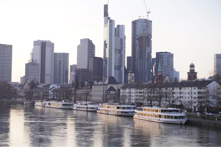 Frankfurt: Verbrecherjagd und gefährlich leckeres Schnitzel - Key points to know before booking