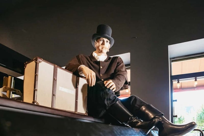Frankfurt: Virtual Reality Time Travel Experience Ticket - Timing, language, and practical tips