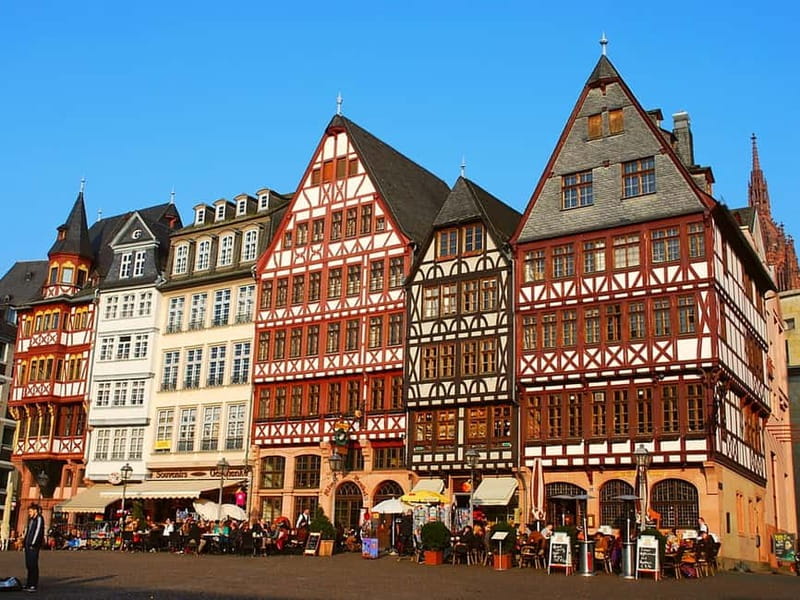 Frankfurt: Walking tour between St. Paul's Church, Main & Old Town flair in German - Museumsufer and the Main River setting