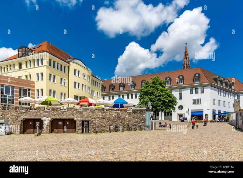 Freiburg: English Tours of the Old City - Haus zum Walfisch and the route toward Münsterplatz