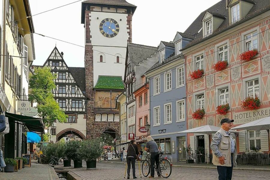 Freiburg: Gässle, Bächle and More City Tour - Haus zum Walfisch and the return to the Münster