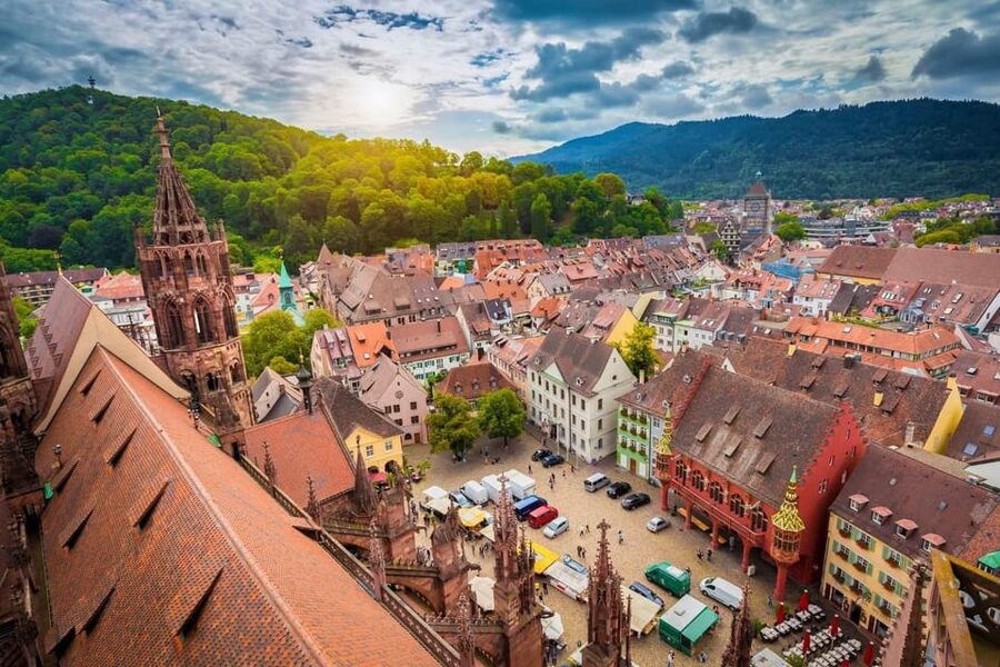 Freiburg im Breisgau: Scavenger Hunt Self-Guided Tour - Schwabentor and the Schlossberg