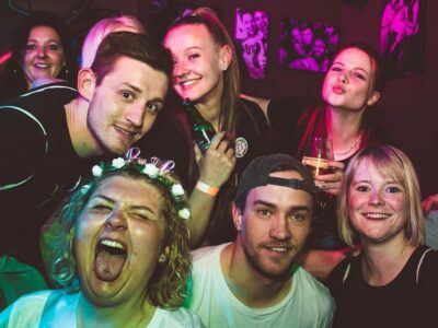 Private pub crawl with insider-guide & free shots