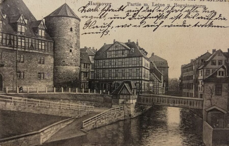 Fritz Haarmann - Die Mördertour - Beginning beneath Hannover’s horse statue