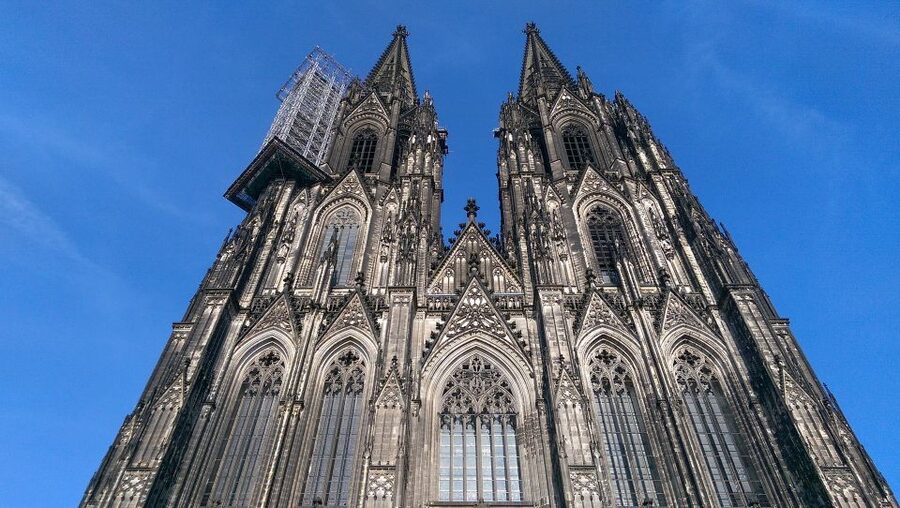 From Amsterdam: Cologne Private Sightseeing Tour - Hohe Strasse for shopping time