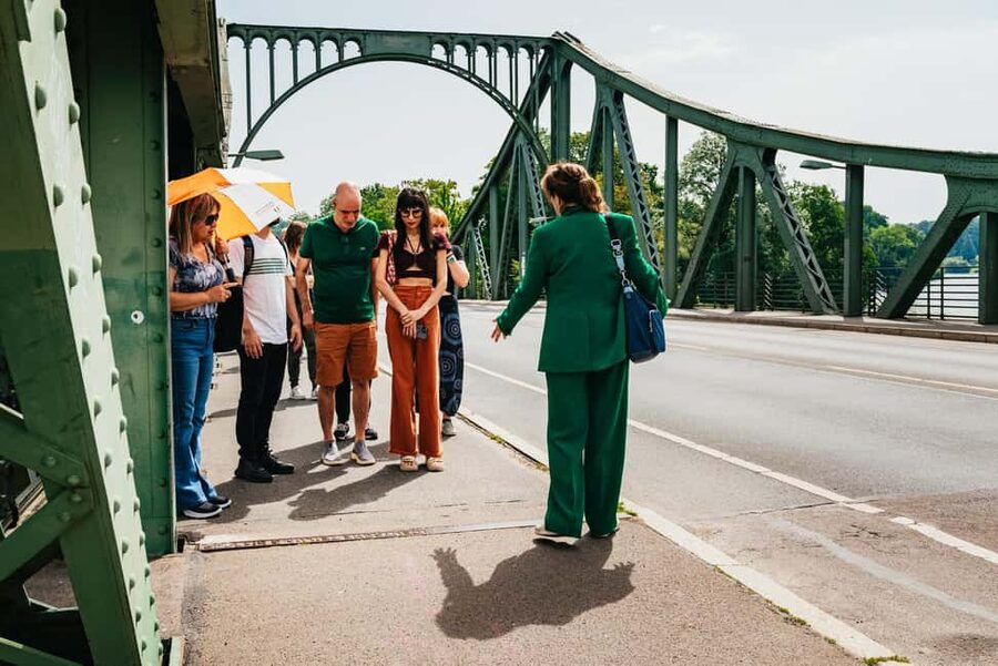 From Berlin: Potsdam and Sanssouci Palace Tour with Entry - How the guides shape the experience