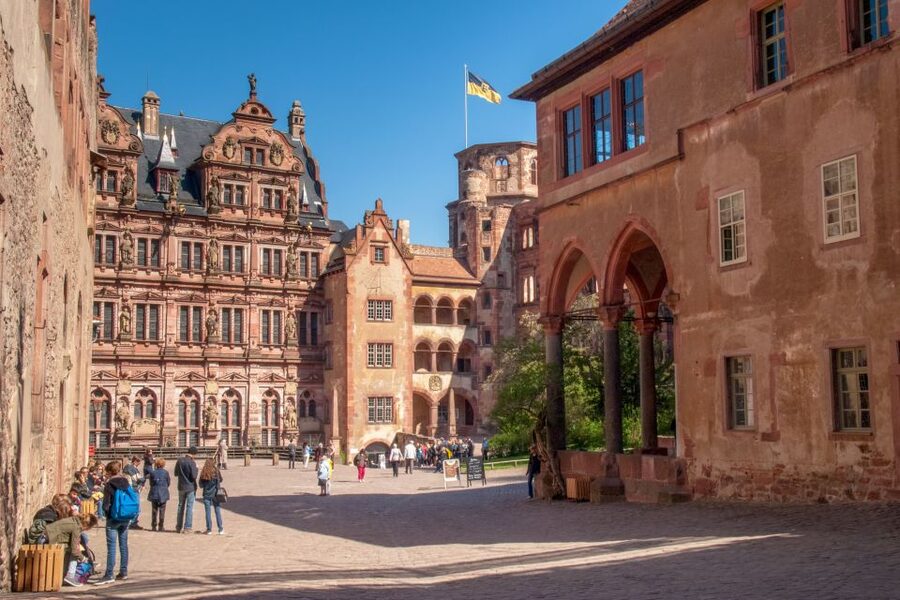 From Frankfurt: Heidelberg, Castle and Old City Guided Tour - The guides make the difference