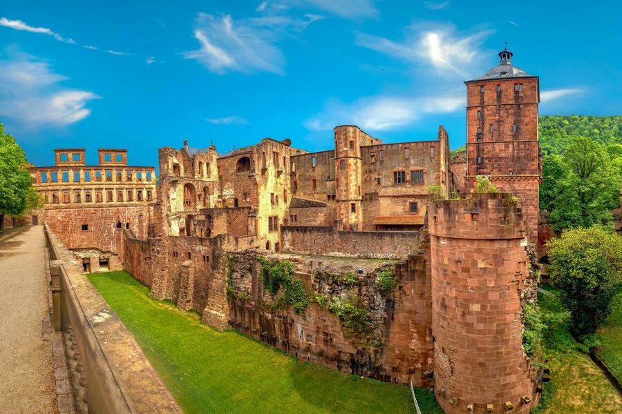 From Frankfurt: Heidelberg, Castle and Old City Guided Tour - The drive from Frankfurt and what the vehicle means