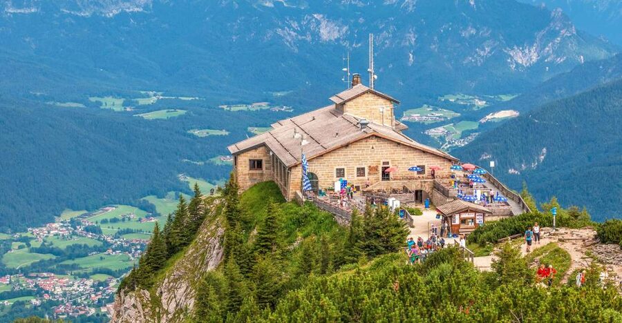 From Munich: Berchtesgaden Foothills and Obersalzberg - Taking the special bus to Eagle’s Nest