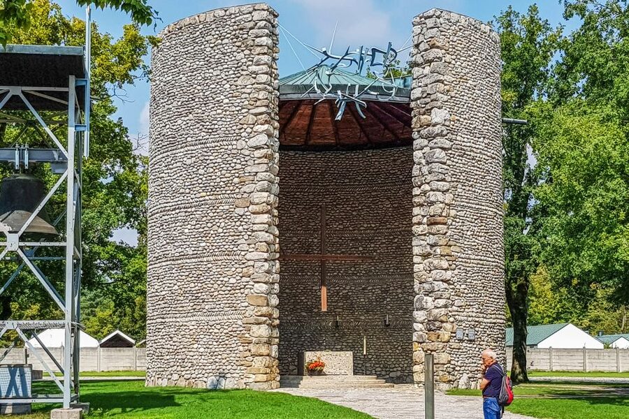 From Munich: Dachau Memorial Site Half-Day Trip - Clothing, age limits, and practical comfort
