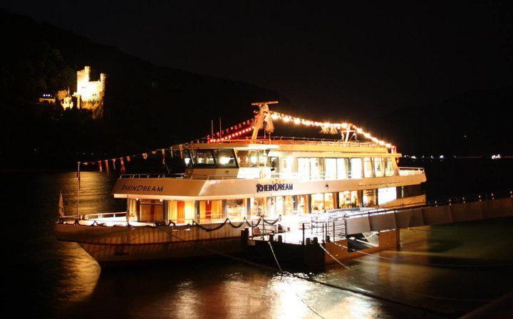 From Rüdesheim: 2-hour Christmas Boat Tour on the Rhine - Key points to know before you book