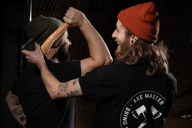 Guided Axe Throwing Experience in Frankfurt Altstadt - Craft beer and non-alcoholic drinks