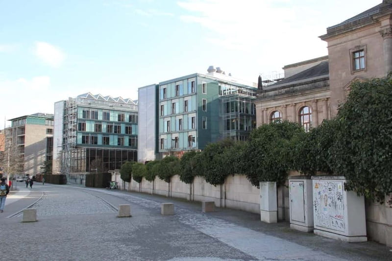Guided Insider Tour Government and Parliament District - Key points to know before booking