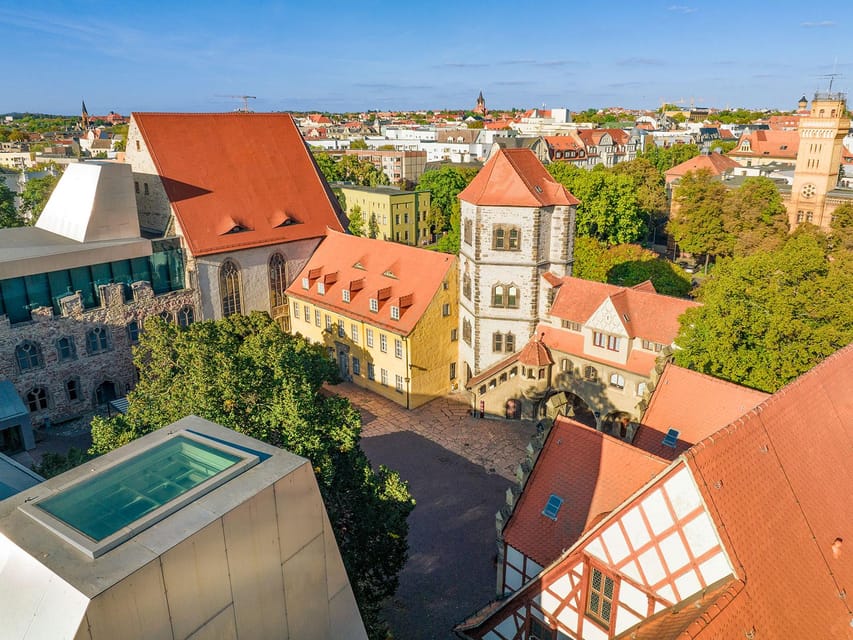 Halle (Saale) : Die Stadtrundfahrt mit dem Halle-Hopper - What the German audio guide adds